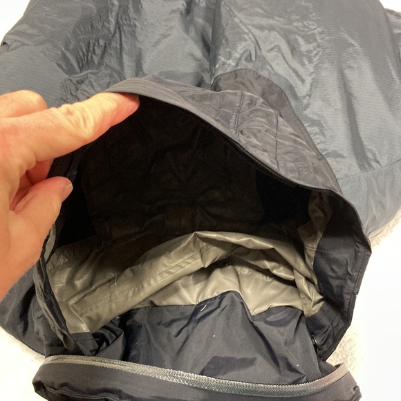 LL Bean primaloft women’s winter jacket petite small black charcoal - Picture 12 of 14